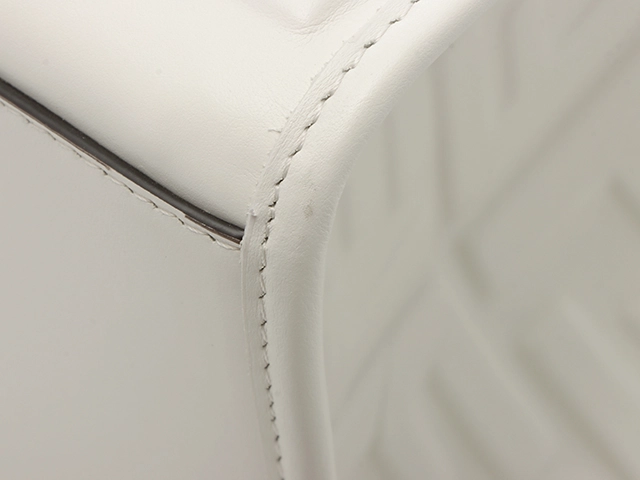 FENDI　フェンディ　ＦＦエンボス　サンシャイン　ミディアム　ホワイト　2WAYバッグ　カーフ【431】2143000733993