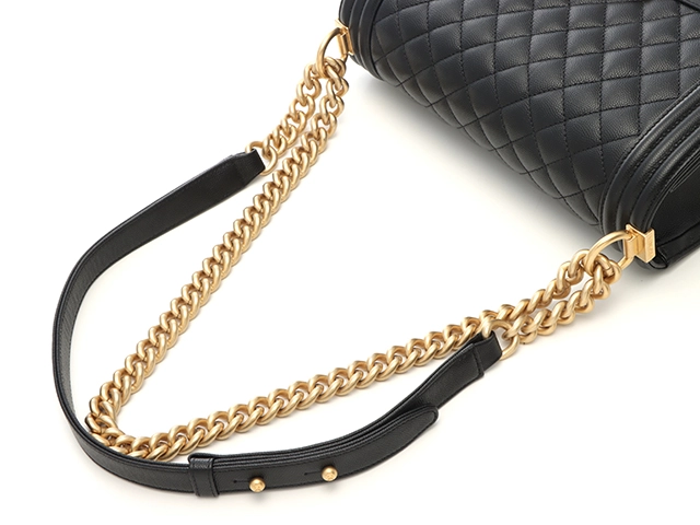 CHANEL　シャネル　ボーイシャネル25　チェーンショルダー 　ブラック/ゴールド金具 　キャビア　【471】M