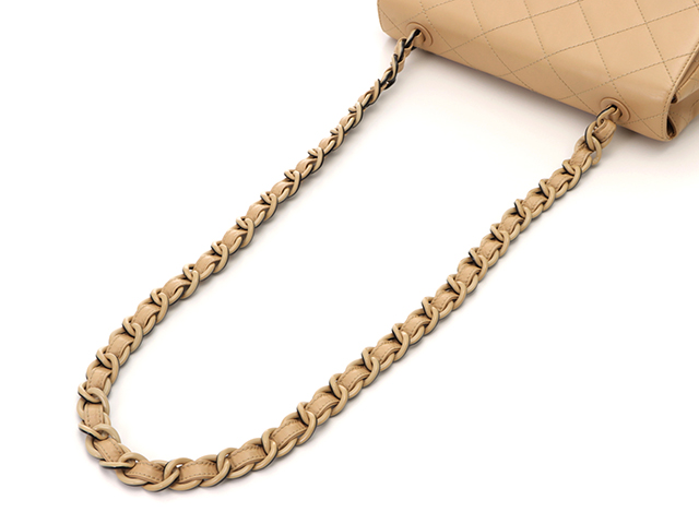 CHANEL シャネル ショルダーバッグ チェーンショルダー ベージュ CHANEL シャネル ショルダーバッグ チェーンショルダー ベージュ