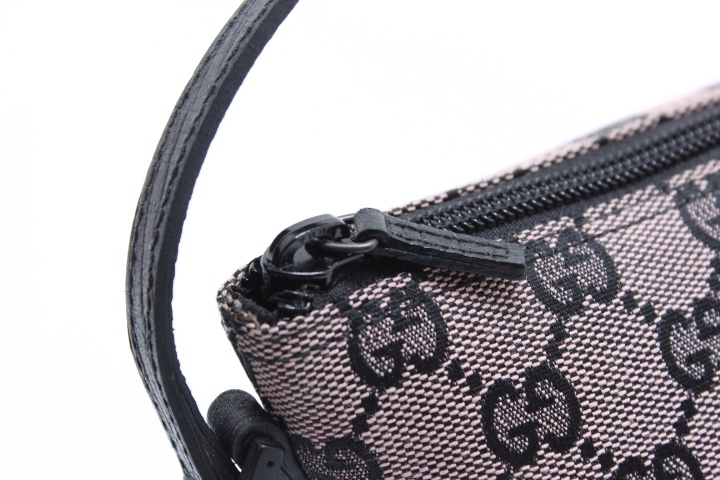 GUCCI グッチ GGキャンバスアクセサリーポーチ 07198 ブラック GUCCI グッチ GGキャンバスアクセサリーポーチ 07198 ブラック