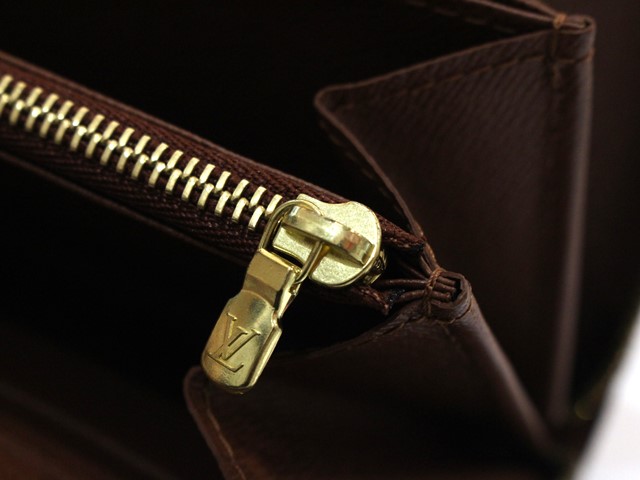 LOUIS VUITTON ルイヴィトン ジッピー・ウォレット ラウンド