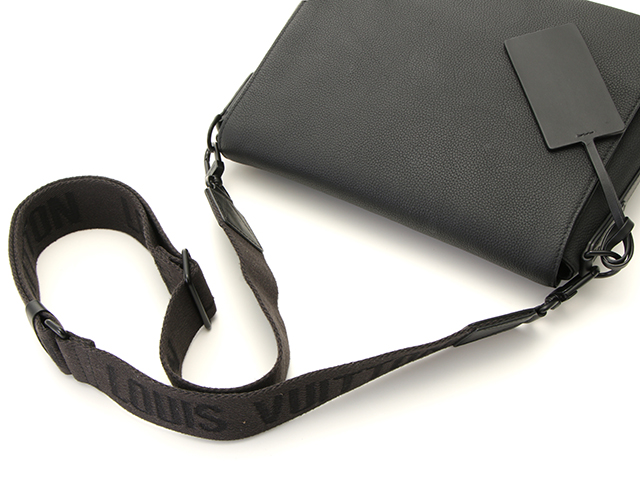 LOUIS VUITTON ルイヴィトン メッセンジャー 斜め掛け グレインレザー 