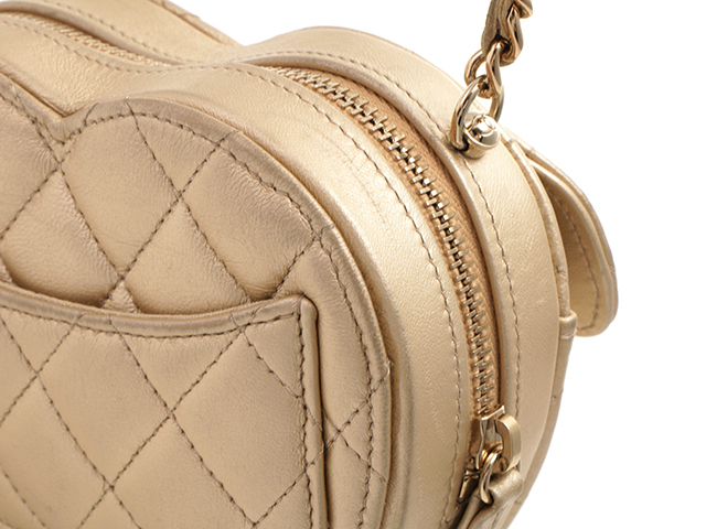 VINTAGE*CHANEL*ハートバッグ ミニショルダーバッグ ゴールド シャネルミニチェーンショルダー 19cm ハート型金具 ピンク