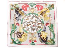 HERMES　エルメス　スカーフ　カレ90　CAVAL CADES　騎馬行進　ブラン　グリペール　シルク　（2143100420175）【200】