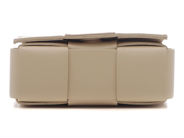 BOTTEGA VENETA　ボッテガヴェネタ　カセット　キャンディ　ミニバッグ　ベージュ　レザー　666688VMAY1【472】2143100487628