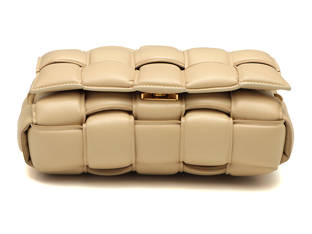 BOTTEGA VENETA ボッテガヴェネタ パデットカセット ベージュ レザー