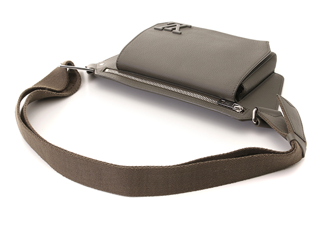 LOUIS VUITTON ルイヴィトン テイクオフ・スリング LVアエログラム