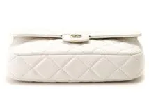CHANEL シャネル マトラッセ フラップフォンケース AP2096