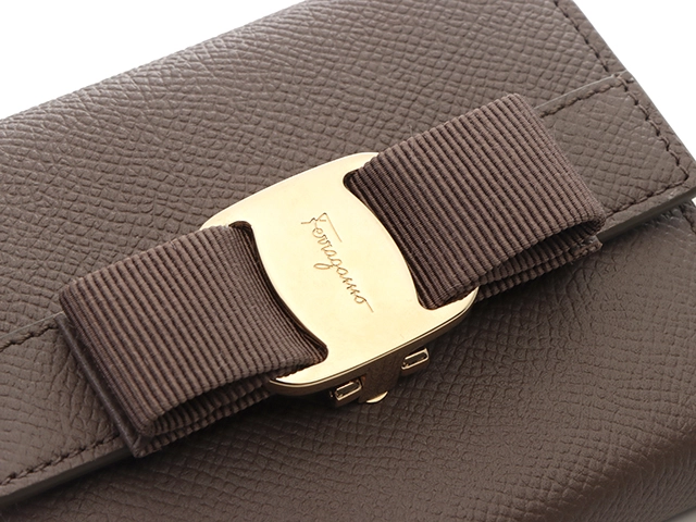 Salvatore Ferragamo サルヴァトーレ・フェラガモ ヴァラリボン 二つ折り財布 ココア カーフ【473】