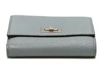 FENDI 三つ折り財布　ピーカブ　ターンロック　レザー　くすみブルー FENDI フェンディ ピーカブー 三つ折り財布 ブルーグレー レザー