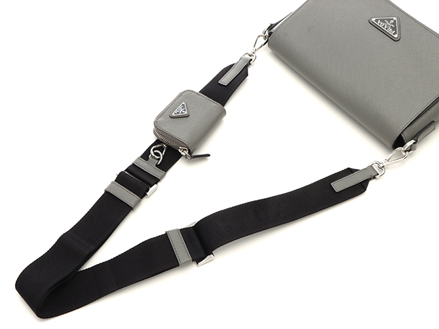 PRADA プラダ ショルダーバッグ マグネット付フラップ開閉式 グレー