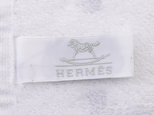 HERMES ホワイトタオルハンカチ 名入れ】【正規紙袋 無料】 刺繍 エルメス ハンカチ タオル