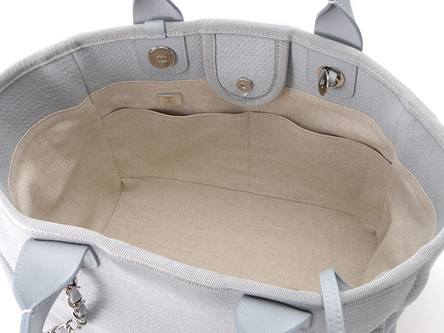 *夏に映える爽やかカラー*【CHANEL】ドーヴィル ショッピング CHANEL シャネル ドーヴィル ショッピングバッグ ブルー