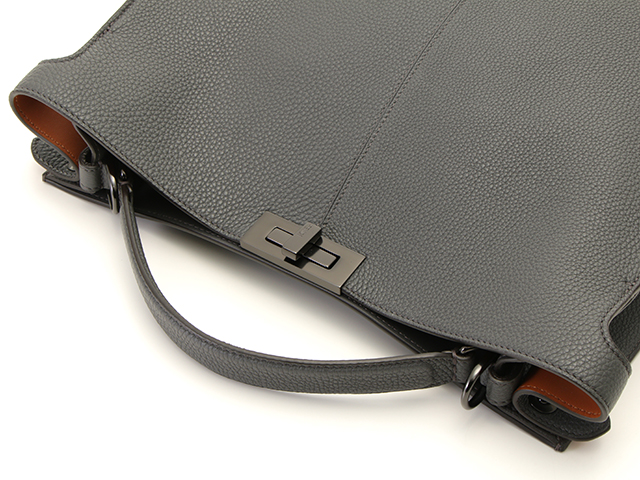 FENDI フェンディ ピーカーブー アイシーユートットバッグ