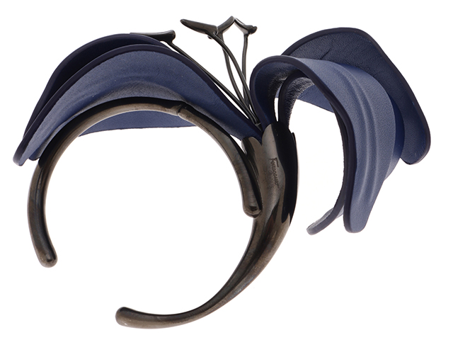 Salvatore Ferragamo サルヴァトーレ・フェラガモ フラワー