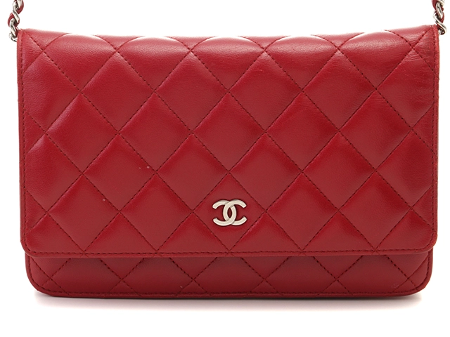CHANEL　マトラッセ　チェーンウォレット　レッド　シルバー金具　ラムスキン　A33814【472】YI