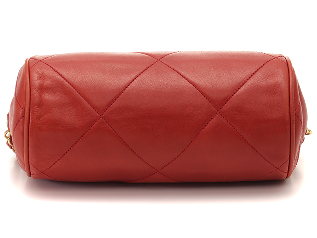 CHANEL レッド 斜めがけバッグ CHANEL レッド 斜めがけバッグ CHANEL Matelasse Lamb Skin