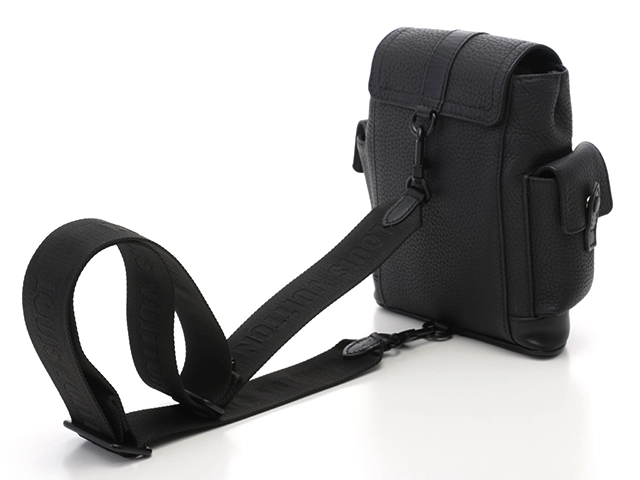 LOUIS VUITTON　ルイヴィトン　バック　ボディバッグ ショルダーバッグ クリストファーXS M58495 トリヨンレザー　ノワール　ブラック × マットブラック金具【472】AH