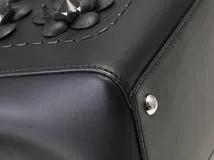 FENDI フェンディフラワ－スタッズ　ドットコム ブラック レザー2143200597722　【434】