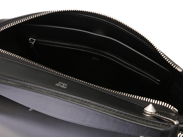 FENDI フェンディフラワ－スタッズ　ドットコム ブラック レザー2143200597722　【434】