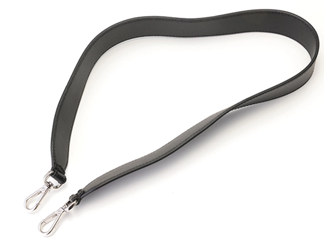 FENDI フェンディフラワ－スタッズ　ドットコム ブラック レザー2143200597722　【434】