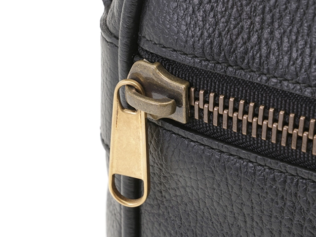 GUCCI　グッチ　ロゴプリント　ショルダーバッグ　523589　ブラック　レザー【433】2143200604192