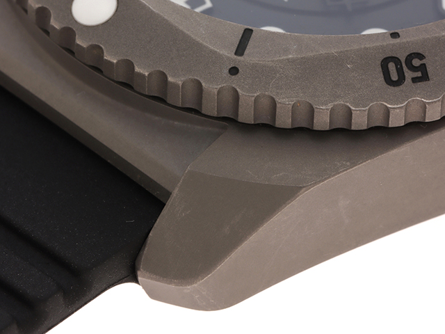 2024年VICTORINOX ビクトリノックス DIVE PRO 241992 黒 チタン/ラバー