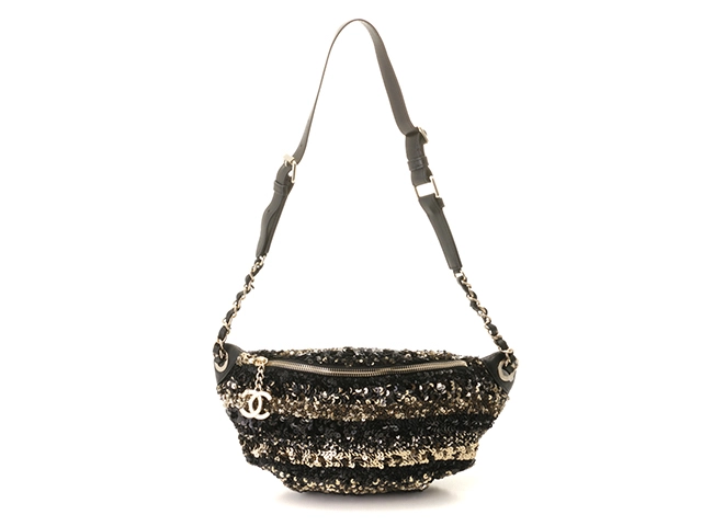 CHANEL ボディバッグ ウエストバッグ　美品　黒 CHANEL シャネル マトラッセ ウエストバック ボディバック