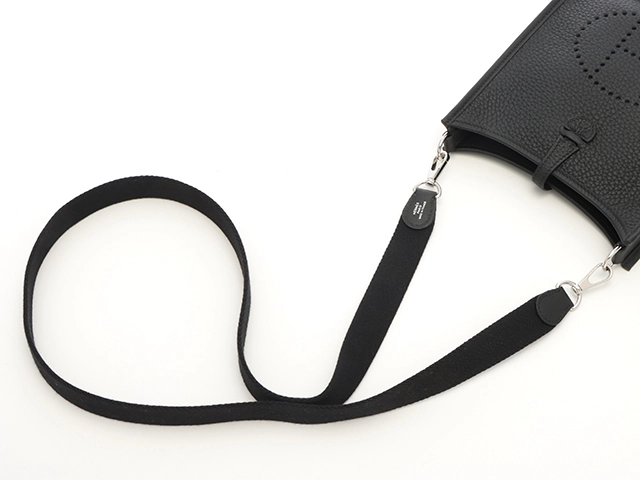 HERMES エルメス エヴリンTPM ブラック/SV K刻印(2025年頃製造) 2143200642736 【437】