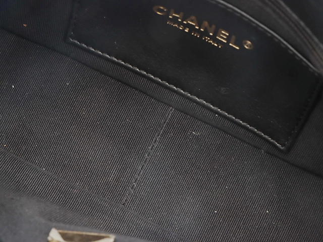 CHANEL　シャネル　ミニマトラッセ２０　チェーンショルダー　ブラック/ＧＰ　カーフスキン【472】RKT