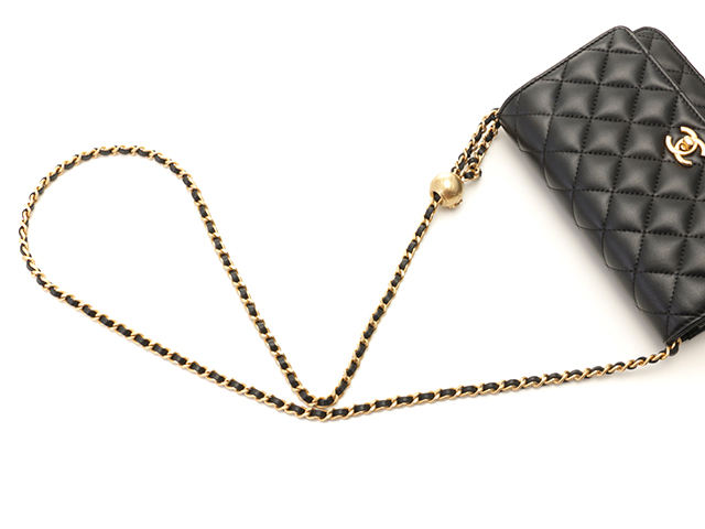 CHANEL シャネル マトラッセ ココボールチェーンウォレット ブラック