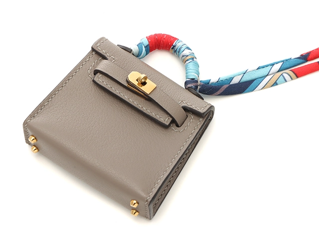 HERMES  エルメス  小物　バッグチャーム　ケリー・ツイリーチャーム　グレー・GP金具　エヴァーカラー・シルク　Y刻印・2020年頃製造　本体のみ【472】HA