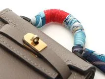 HERMES  エルメス  小物　バッグチャーム　ケリー・ツイリーチャーム　グレー・GP金具　エヴァーカラー・シルク　Y刻印・2020年頃製造　本体のみ【472】HA