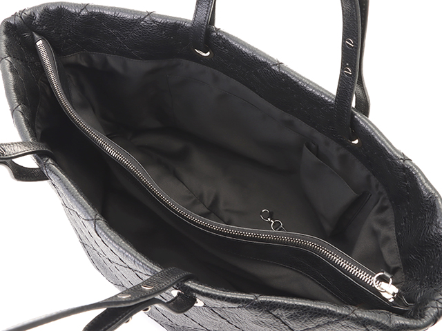 大人気デザイン♪【CHANEL】トートバッグ CHANEL シャネル オンザロード トートバッグ 黒 カーフスキン SV