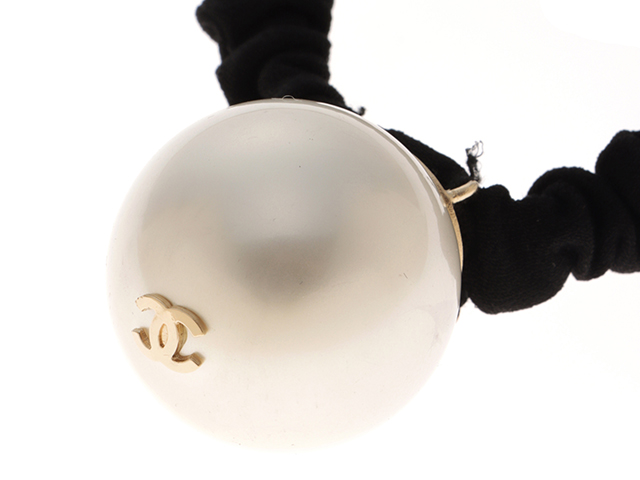 再値下げ試着のみCHANEL/シャネル ビッグパールヘアゴム シャネルヘアゴム ヘアアクセサリー 09年モデル シルバー/黒