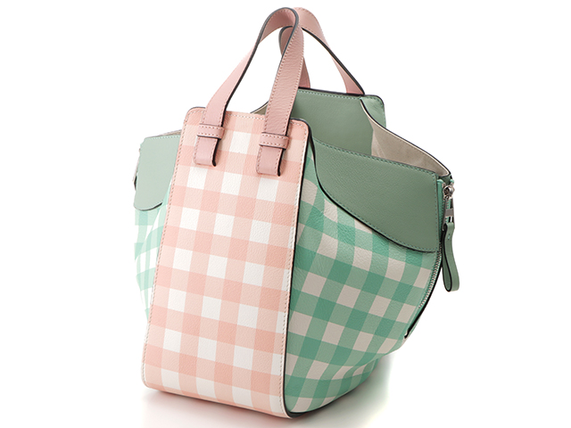 今だけこのお値段⭐︎ロエベ⭐︎ハンモック LOEWE （未使用 展示品）ロエベ ハンモック バッグ コンパクト
