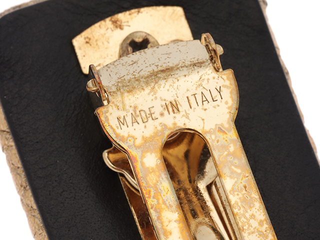 Salvatore Ferragamo フェラガモ ヴァラバレッタ ゴールド