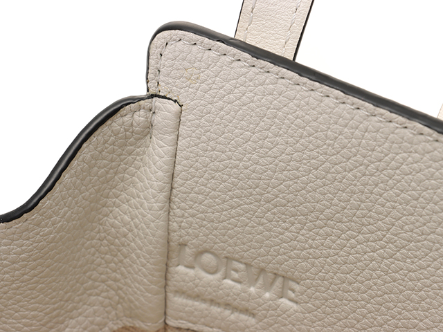 LOEWE ロエベ ハンモック ドローストリングミニ ホワイト レザー LOEWE ロエベ ハンモック ドローストリングミニ ホワイト レザー