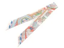 HERMES　エルメス　ツイリー　Les Murmures de la Foret 　063005S 02　ベージュローズ　シルク　【432】2143400213255