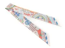HERMES　エルメス　ツイリー　Les Murmures de la Foret 　063005S 02　ベージュローズ　シルク　【432】2143400213255