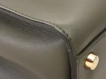 FENDI フェンディ ピーカブーアイコニック エッセンシャリー 8BN302 カーキ レザー phoneケース付き 【460】2143400221236