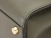 FENDI フェンディ ピーカブーアイコニック エッセンシャリー 8BN302 カーキ レザー phoneケース付き 【460】2143400221236