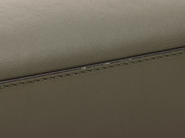 FENDI フェンディ ピーカブーアイコニック エッセンシャリー 8BN302 カーキ レザー phoneケース付き 【460】2143400221236