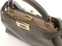 FENDI フェンディ ピーカブーアイコニック エッセンシャリー 8BN302 カーキ レザー phoneケース付き 【460】2143400221236