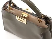 FENDI フェンディ ピーカブーアイコニック エッセンシャリー 8BN302 カーキ レザー phoneケース付き 【460】2143400221236