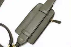 FENDI フェンディ ピーカブーアイコニック エッセンシャリー 8BN302 カーキ レザー phoneケース付き 【460】2143400221236