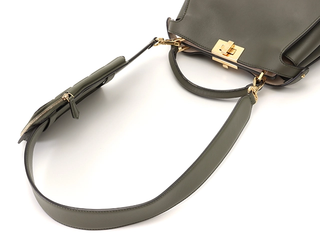 FENDI フェンディ ピーカブーアイコニック エッセンシャリー 8BN302 カーキ レザー phoneケース付き 【460】2143400221236