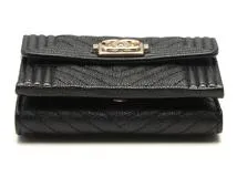 CHANEL ボーイシャネル マトラッセ コンパクトウォレット 美品】 CHANEL / シャネル | ボーイシャネル マトラッセ ココマーク