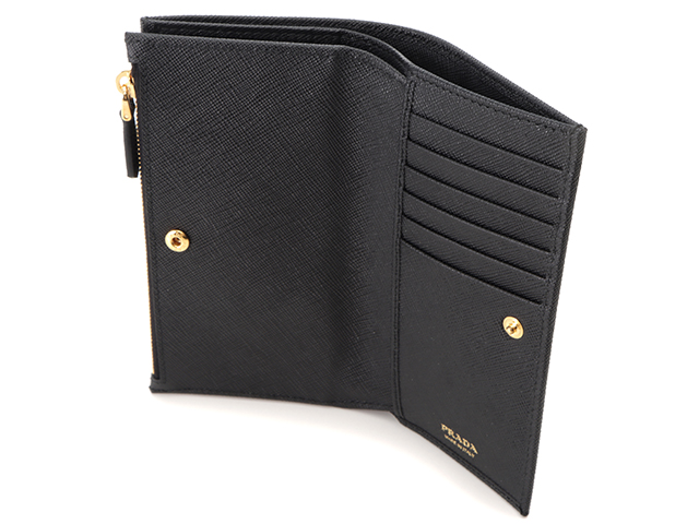 ⭐️ 極美品 プラダ サフィアーノ トライアングル 二つ折り財布 ブラック 鑑定済 PRADA プラダ 二つ折り財布 1MV204 2DYG レディース