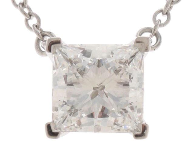 ダイヤモンド　プリンセスカット　プラチナ　ネックレス　D.SI1.0.332ctネックレス